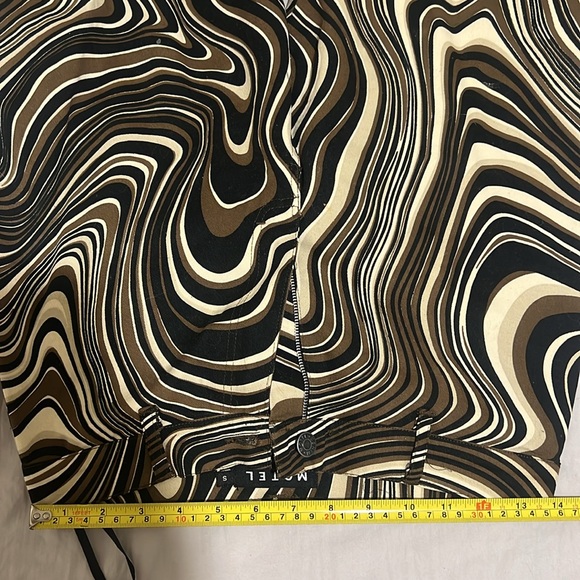 Beautiful brown swirl pants 🤎 - Picture 10 of 10